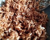 A picture of step 2 of Murmura laddu.