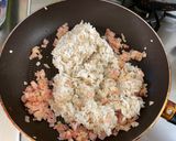 A picture of step 2 of One-Bite Omu Rice.