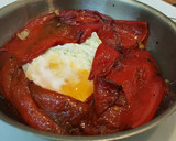 Foto del paso 3 de la receta: Huevo frito con pimientos asados