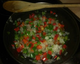 Foto del paso 1 de la receta: Fajitas de pollo con verduras (salsa de yogur/salsa de frambuesas)