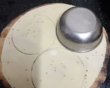 A picture of step 2 of Mini lcecream Cones.