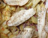 Foto del paso 4 de la receta: Abadejo marinado con gulas picantes y patatas con bacon