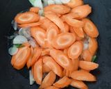 Foto langkah ke 2 dari resep Tumis Wortel Sawi Putih.