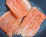 Foto del paso 1 de la receta: Salmón a la plancha con salsa holandesa