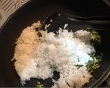 Foto langkah ke 4 dari resep Nasi Goreng Daun Jeruk.