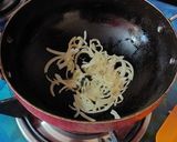 A picture of step 2 of White Chicken Noodles.