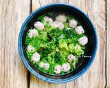 Hình bước làm 3 của món Canh Bông Cải Xanh Nấu Mọc