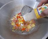 Foto langkah ke 2 dari resep Nasi Goreng Sosis Telor.