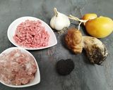 Foto del passaggio 1 della ricetta Hamburger gourmet funghi e tartufo