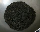 A picture of step 1 of Mung khichu.