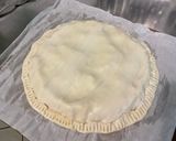 Une image de l'étape 11 de Tourte au porc, petits pois, crème et feta.