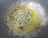 Foto langkah ke 3 dari resep Perkedel Tahu Oat Daun Singkong.