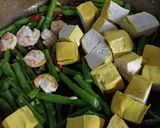 Foto langkah ke 2 dari resep Tumis Tahu Buncis Udang.