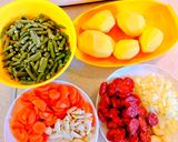 Tejfölös, kolbászos zöldbableves recept fázis 1 fotója