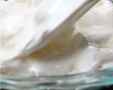 A picture of step 2 of Cookies and ice cream pie.