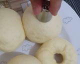 Foto langkah ke 5 dari resep Donat Tanpa Mixer, Tanpa Ulen 😉.