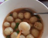 Foto langkah ke 4 dari resep Cilok kuah simple.