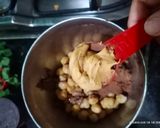 A picture of step 3 of Chocolate hummus.