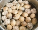 Hình bước làm 2 của món Canh Dưa Hấu Non Nấu Giò Sống Tôm Khô