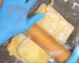 A picture of step 5 of Sweet and savoury chicken pie with cinnamon almonds.