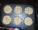 A picture of step 3 of Mini apple pies.