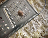 Foto del paso 2 de la receta: Gnocchi de patata caseros con tomate cherry confitado y pesto de rúcula con nueces