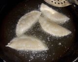 गुड़ मेवा की गुजिया (gur Meva ki gujiya recipe in Hindi) रेसिपी चरण 10 फोटो