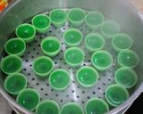 Foto langkah ke 4 dari resep Kue Lumpang Pandan.
