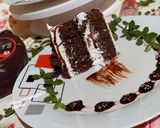 A picture of step 15 of Chocolate cake with whip cream.
