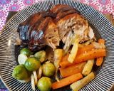 Foto del paso 17 de la receta: Pavo asado relleno de cerdo, castaña, bacon y tomillo y verduras