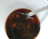Foto del paso 1 de la receta: Muslo a la mostaza con papas y boniatos