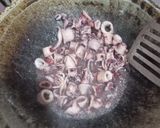Foto langkah ke 3 dari resep Cumi Saus Tiram.