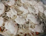 A picture of step 5 of Singaporian rice.