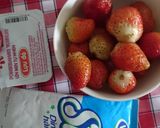 Hình bước làm 1 của món Sinh tố dâu 🍓 mật ong