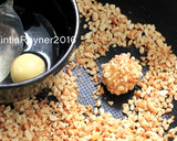 Foto langkah ke 3 dari resep Peanut Choco Thumbprint Cookies renyah+step by step .
