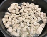 A picture of step 6 of Oyakodon (亲子丼）.