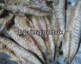 Foto langkah ke 2 dari resep Ikan salem bumbu kuah santan.