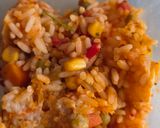 Foto del paso 1 de la receta: Tortilla de guiso de arroz y vegetales del día anterior 😅 otra receta de aprovechamiento 💵