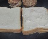 Foto del paso 2 de la receta: Sándwich🍗de pollo🥓y ensalada fresca🥯🧅🥑