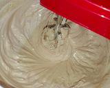 Foto langkah ke 4 dari resep Red Velvet Birthday Cake.