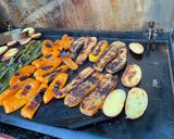 Une image de l'étape 10 de Poivrons bicolores et courgettes jaunes grillés aux épices.