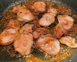 A picture of step 5 of Baked egg n sweet bacon hash browns.