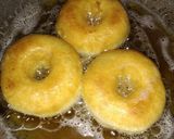Foto langkah ke 5 dari resep Donat tanpa Kentang dan Susu.