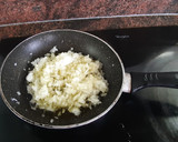 Foto del paso 3 de la receta: Huevos rellenos de cangrejo y atún