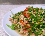 Foto langkah ke 6 dari resep Tumis Tempe Selada Air.