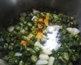 बटाटा भेंडी भाजी (batata bhendi bhaji recipe in martahi) रेसिपी स्टेप 2 फोटो 