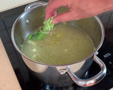 Foto del paso 7 de la receta: Crema fría de puerros y pera