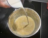 A picture of step 3 of Mango Apple mini cake.