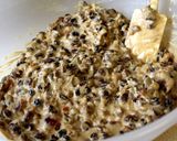 A picture of step 4 of Easy Last Minute Christmas Cake.