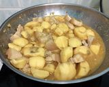 A picture of step 6 of Pork Belly With Arrowhead Root In XO Sauce.